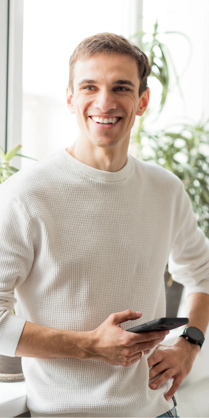 Paweł Kurdziel z telefonem